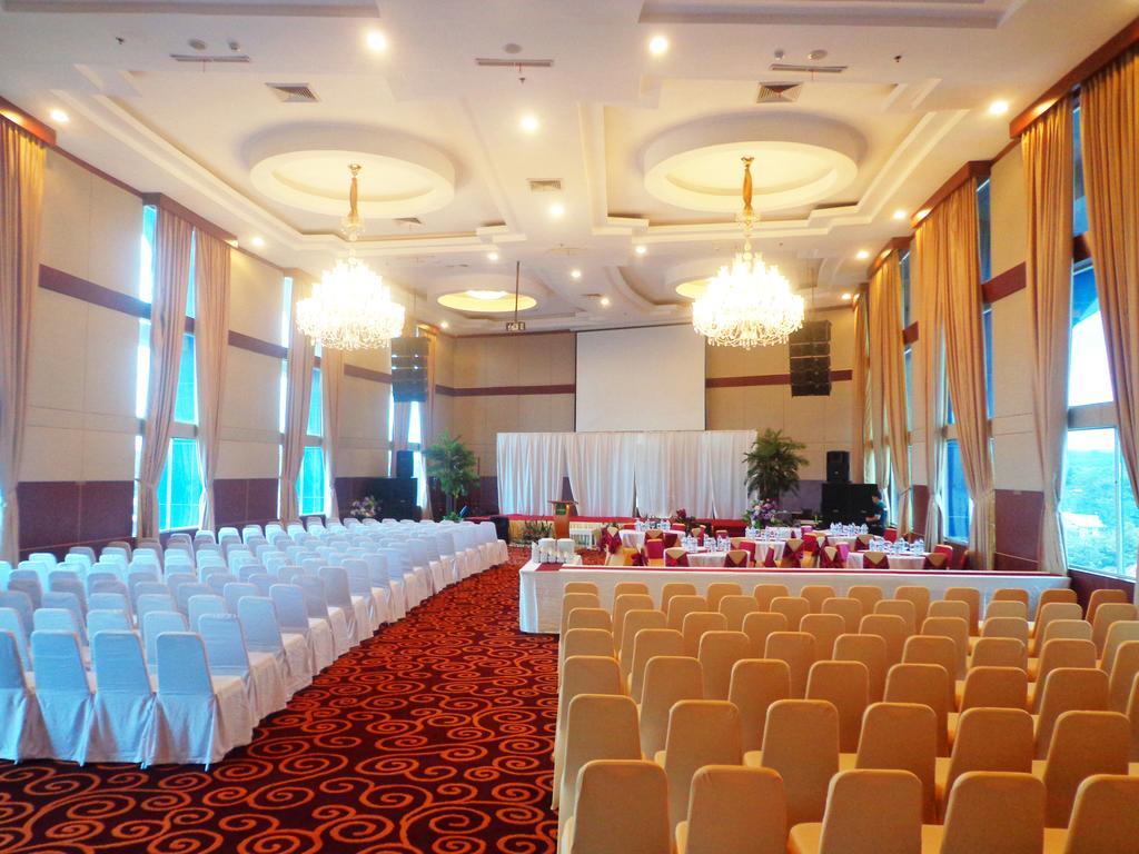 Sapadia Hotel Siantar Пематангсіантар Екстер'єр фото