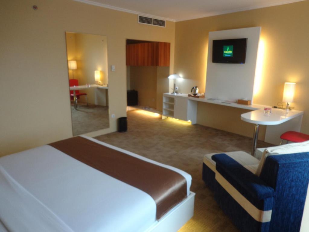 Sapadia Hotel Siantar Пематангсіантар Номер фото
